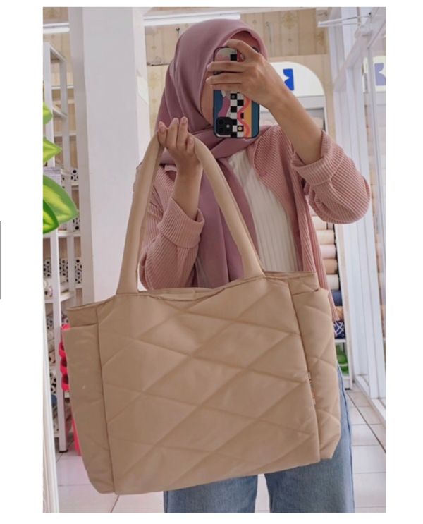 Tas Tote Bag Besar Aesthetic Puffy Diamond Puff korean style oenni.id Hitam - Gambar 7