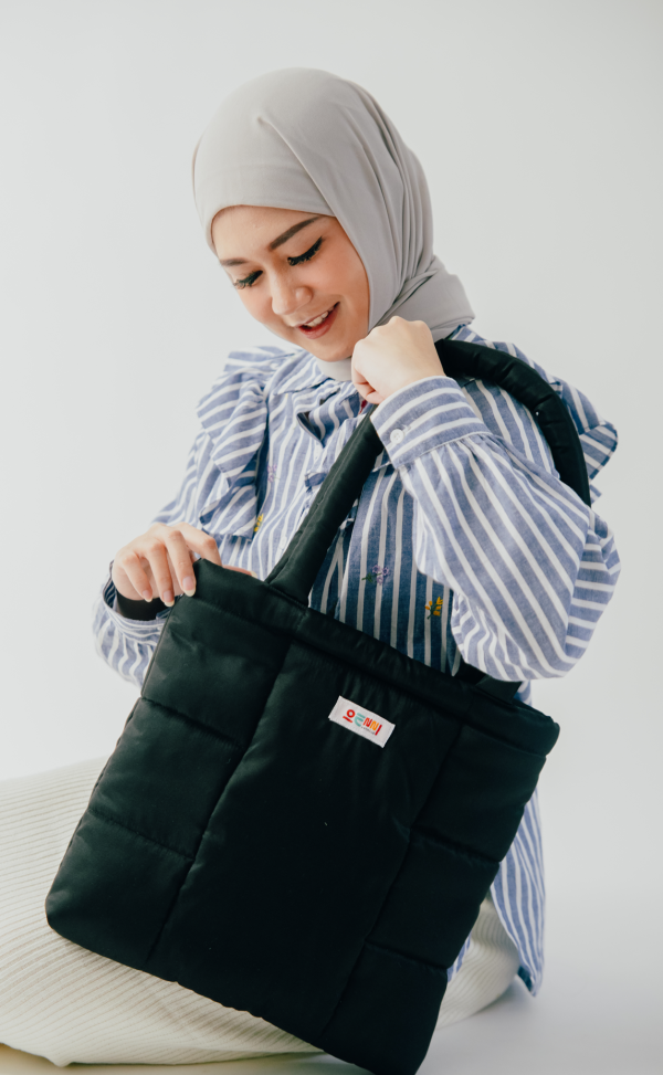 Tote Bag Sporty Hitam Black Korean Style Puffy Sporty Oenni